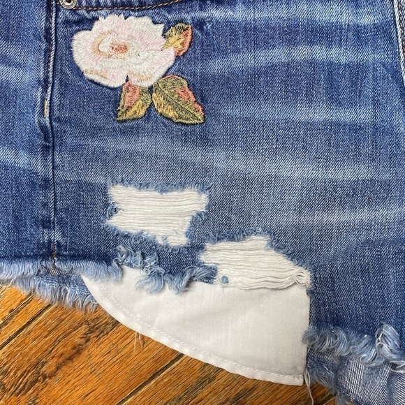 American Eagle High Rise Vintage Festival Shorts - Picture 3 of 8